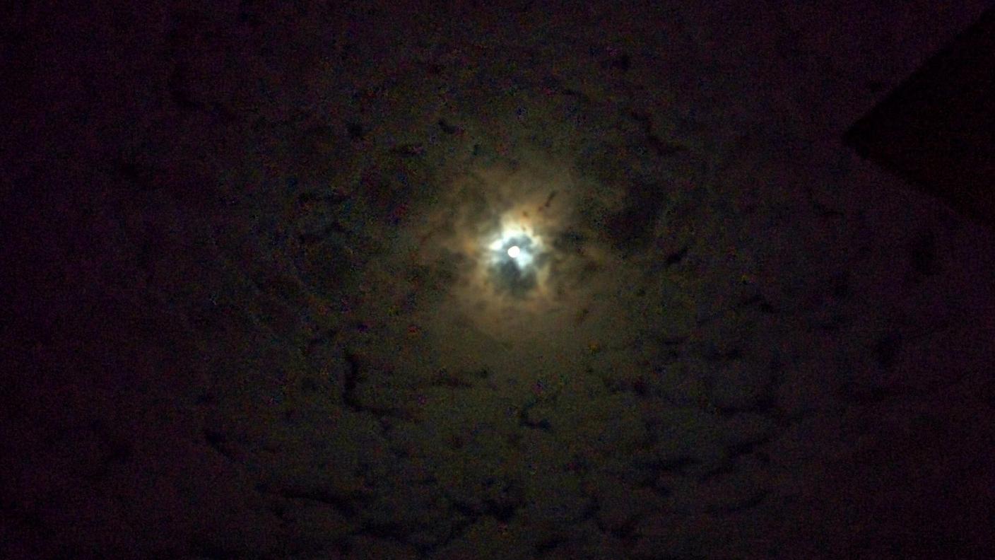 luna e nubi di Enrico Leoni