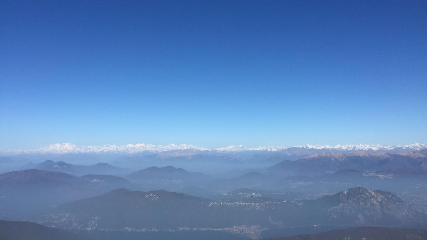 Vista alle 10:30 dell'8 aprile dal Monte Generoso