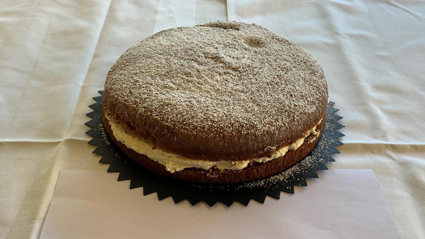 Torta farcita con crema ciocco-nocciola