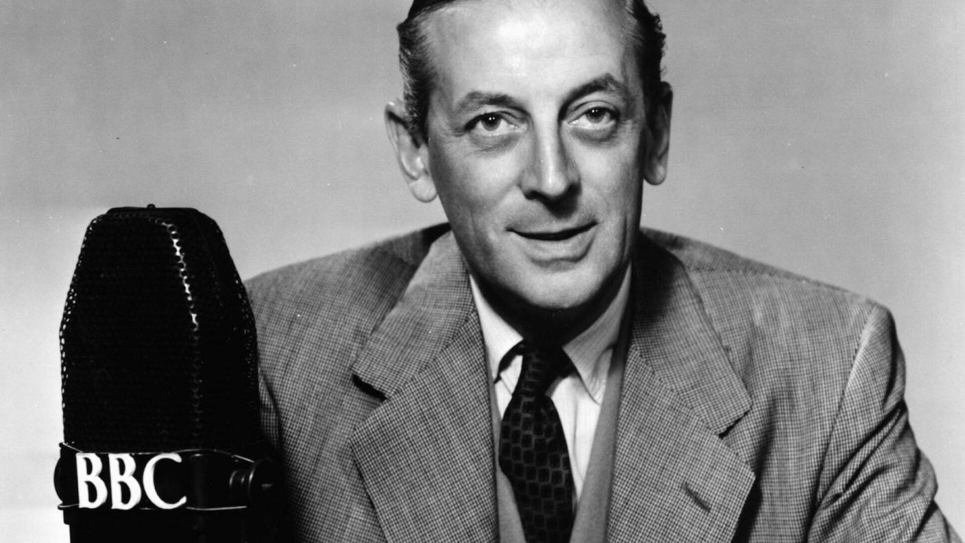 Alistair Cooke, giornalista, conduttore televisivo della BBC