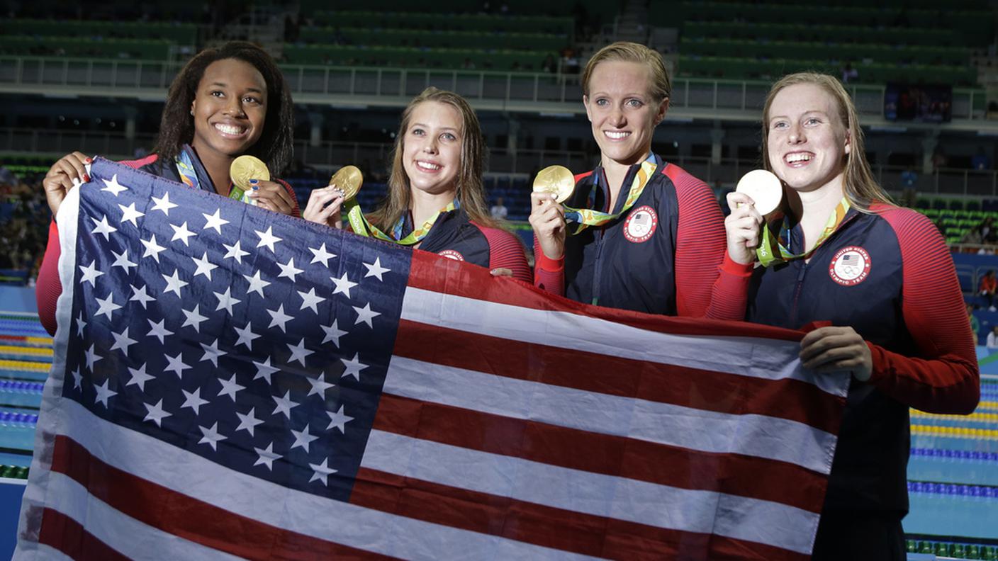 Staffetta 4x100m mista USA