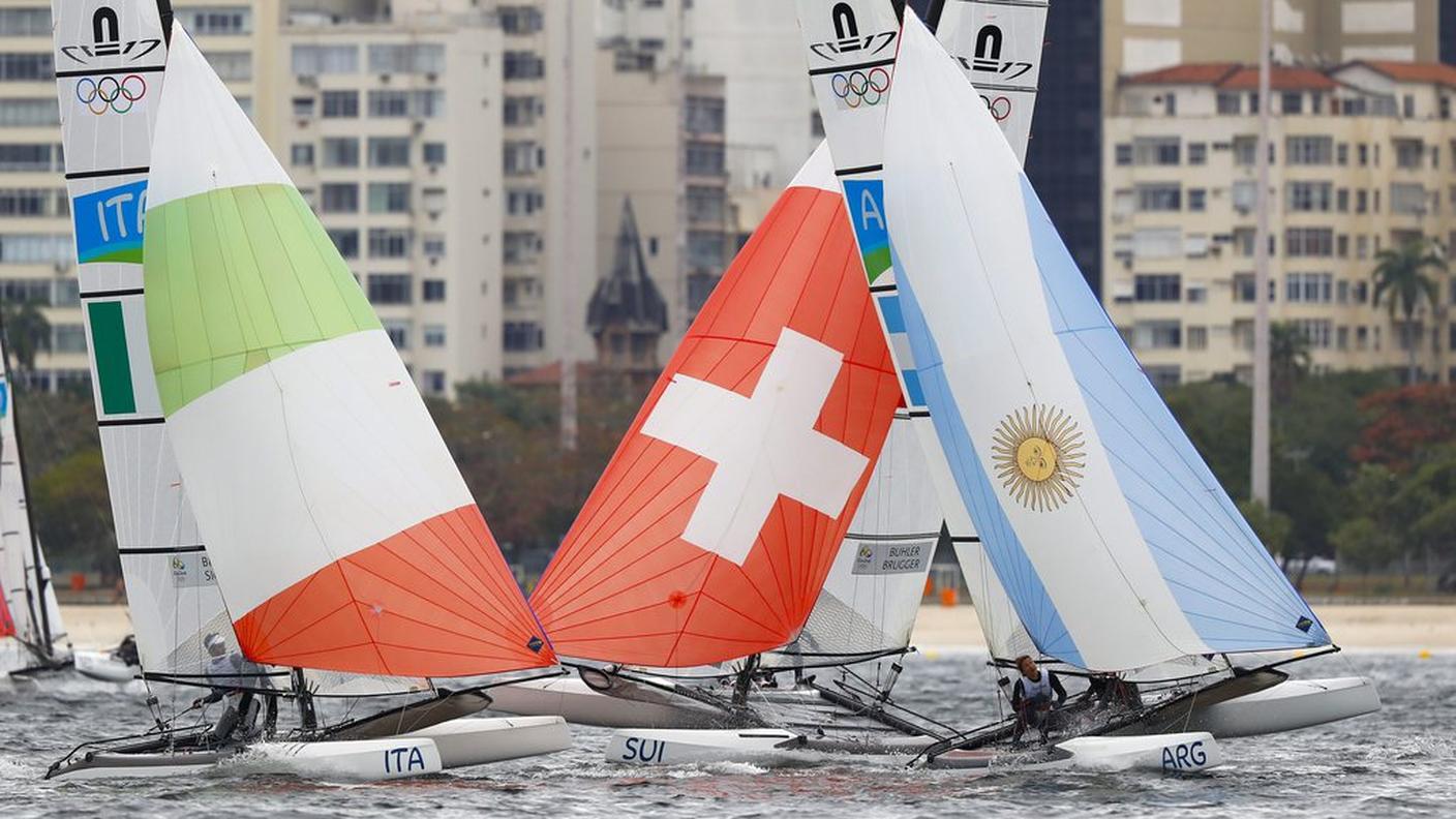Il catamarano rossocrociato