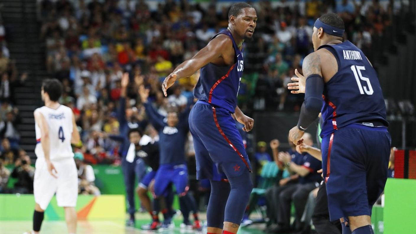 Durant ed Anthony si danno il cinque