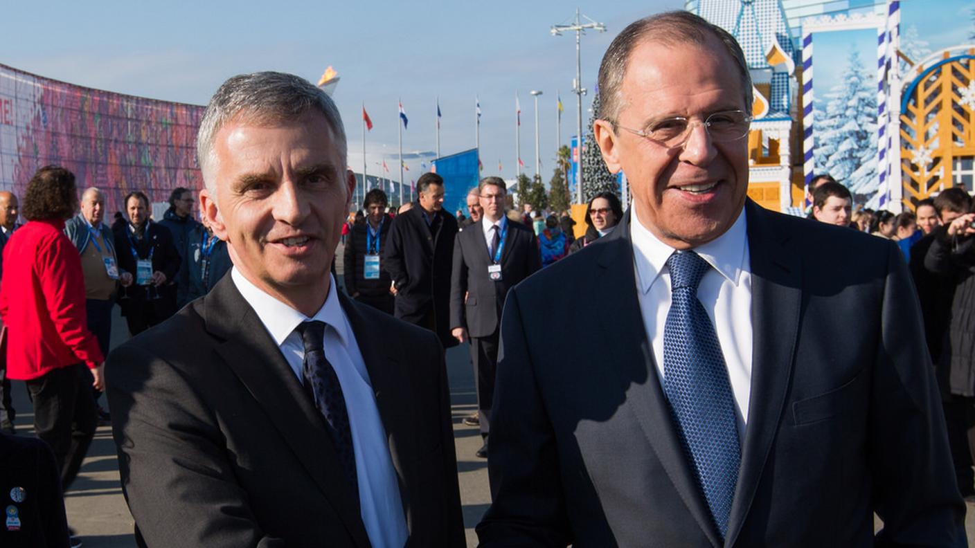 Il presidente della Confederazione Didier Burkhalter e il ministro degli affari esteri di Mosca Sergej Lavrov si incontrano a Casa Svizzera