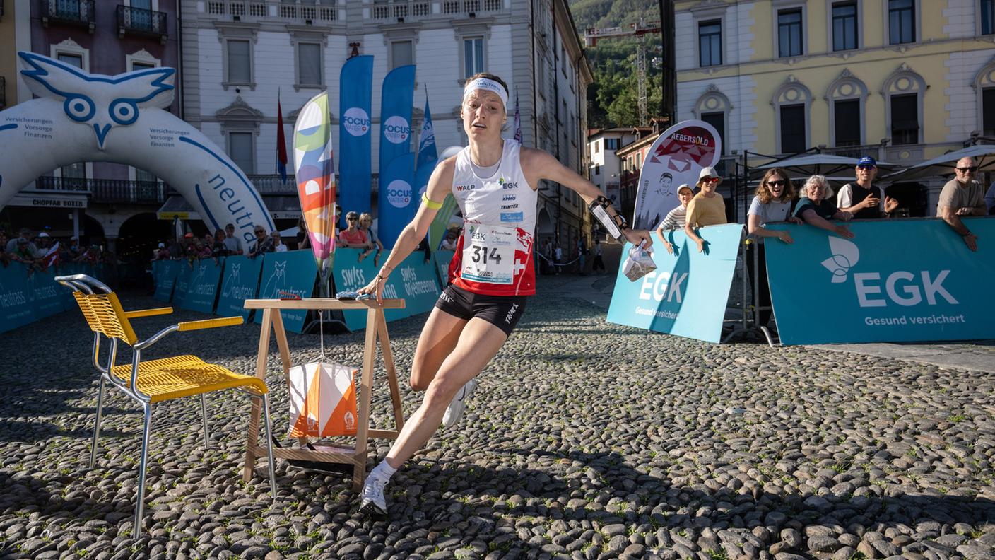 L'elvetica in azione in Piazza Grande a Locarno