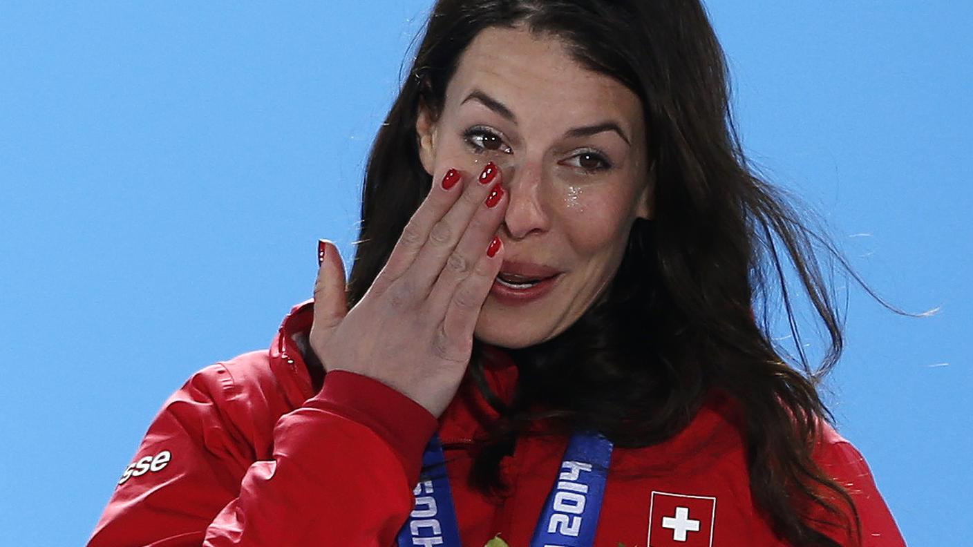 Dominique Gisin sul podio per una medaglia d'oro inaspettata