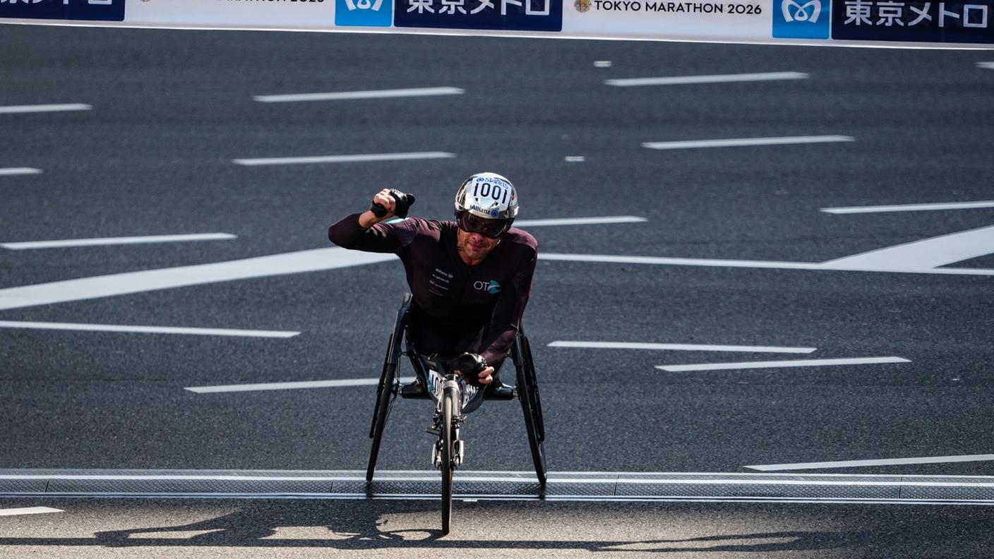 Sette minuti rifilati al secondo in classifica e quarto titolo nella capitale giapponese