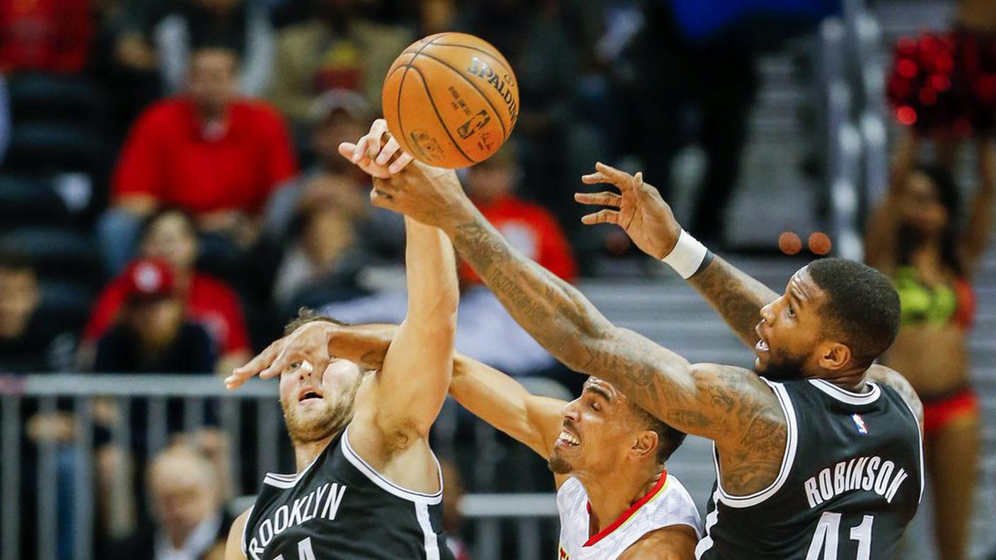 Thabo contrastato da Bagdanovic e Robinson