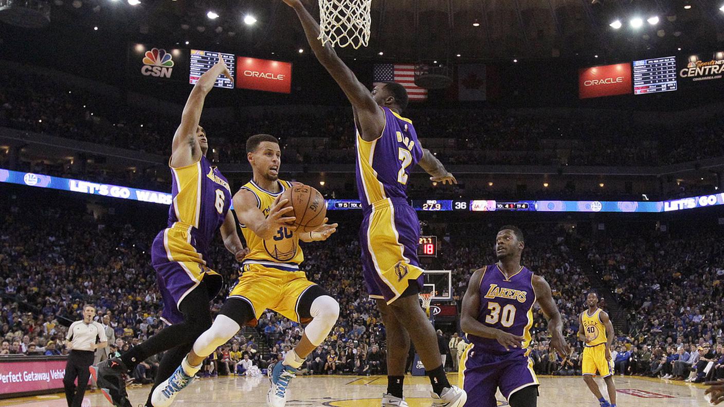 Contro i Lakers la 16a vittoria di fila
