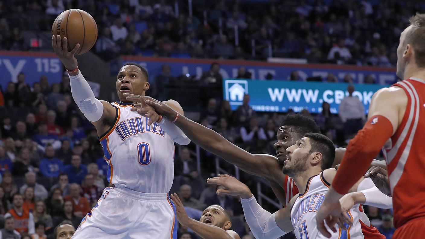 Capela prova a fermare il play dei Thunder