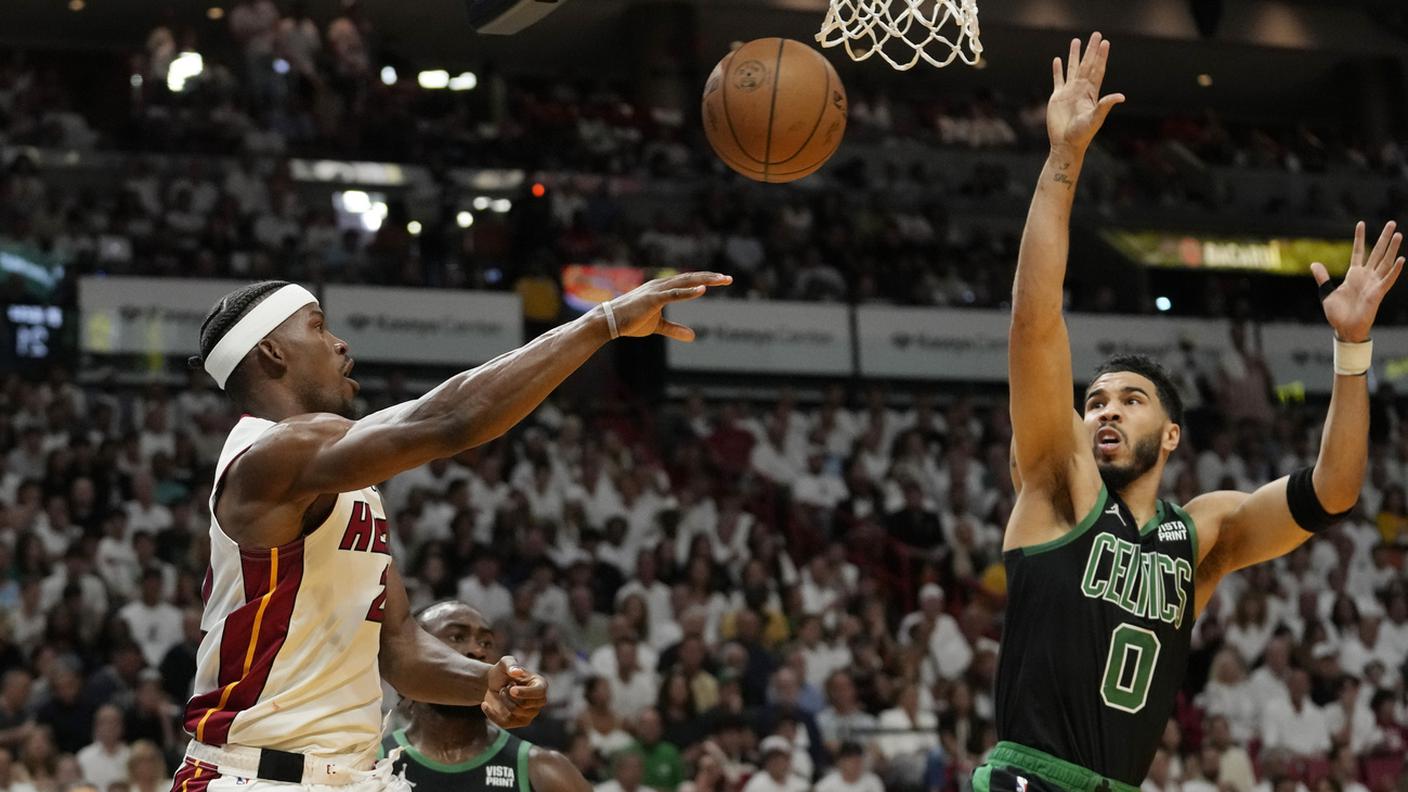 Jimmy Butler e Jayson Tatum