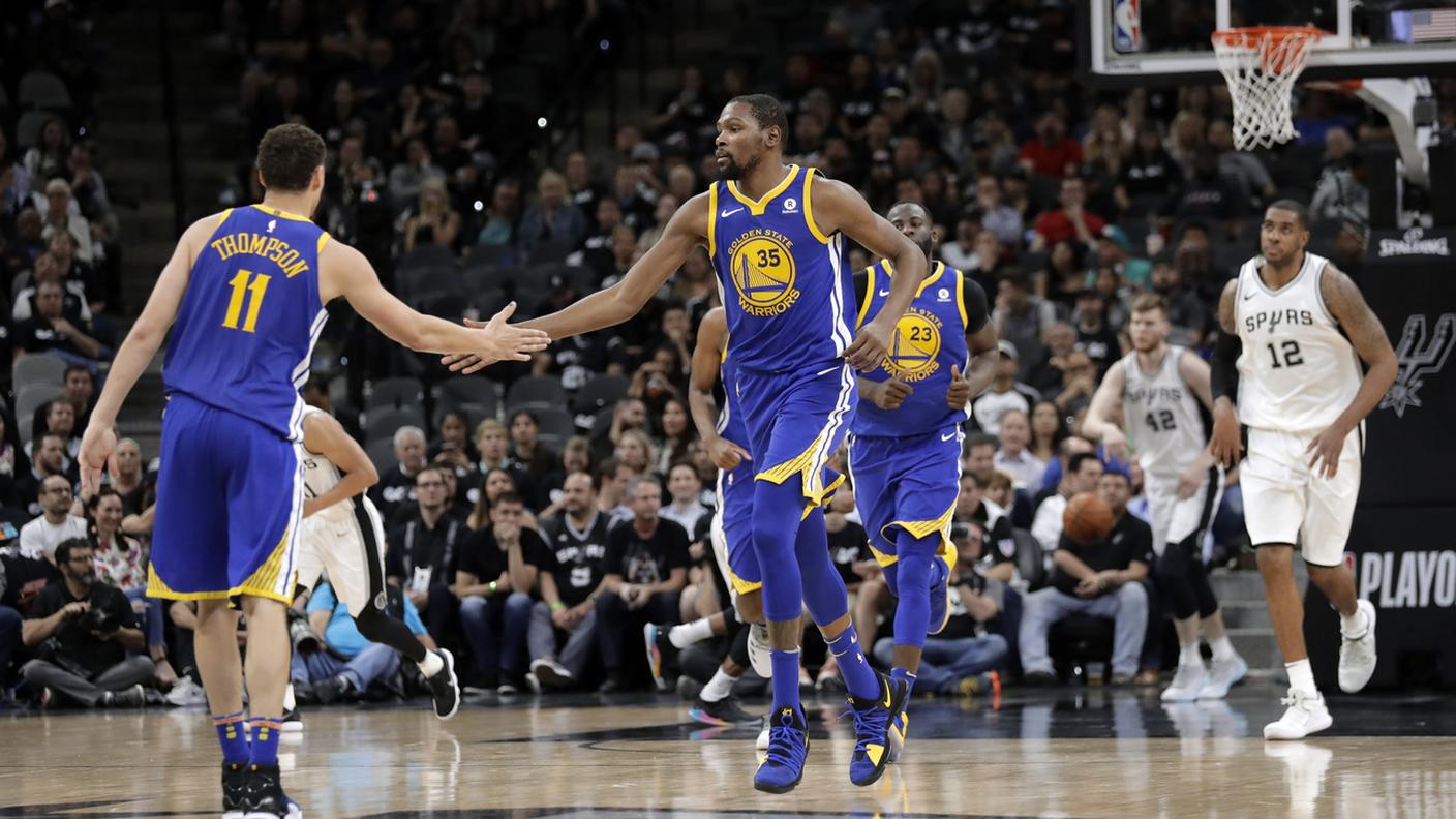 Non c'è Curry, ma c'è Durant