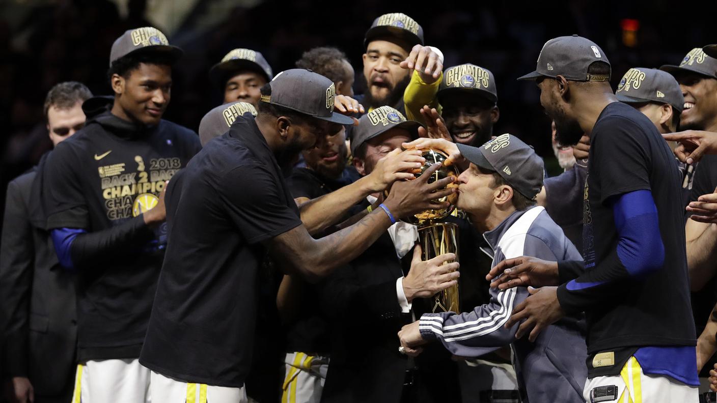 Sesto titolo della storia per i Warriors