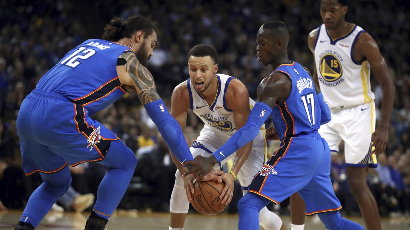 Un Curry da 32 punti, 8 rimbalzi e 9 assist