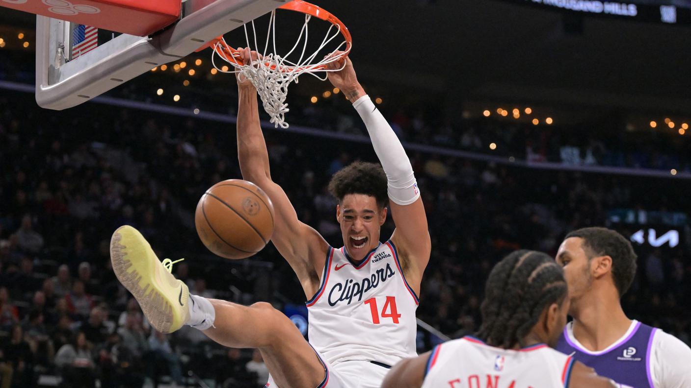 Imponente sotto canestro