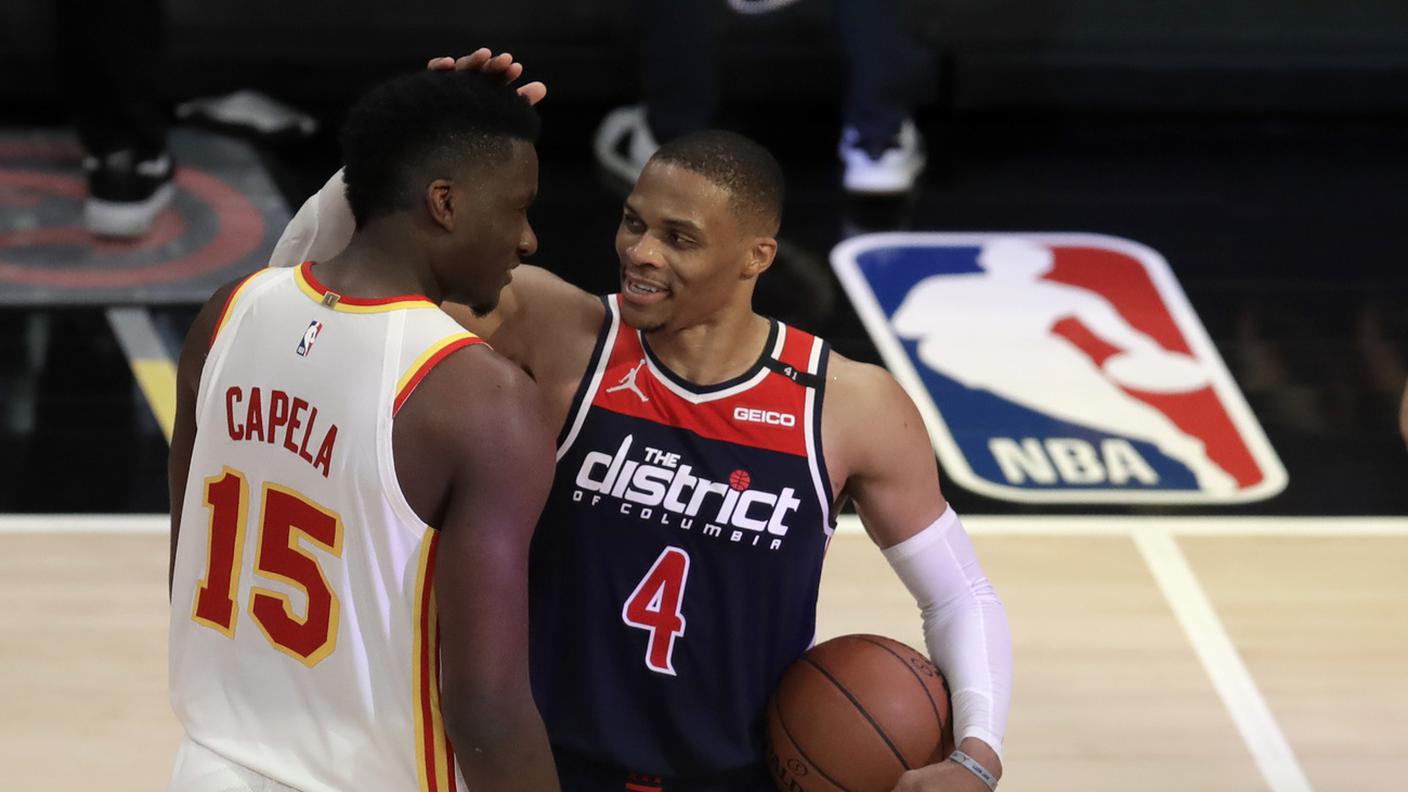 Clint Capela e Russell Westbrook