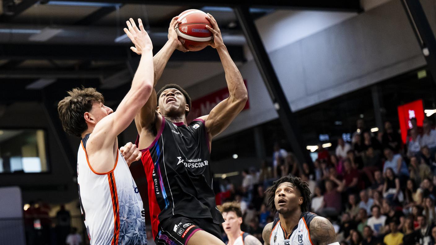 Un grande Offurum ha sigillato la "doppietta" burgunda