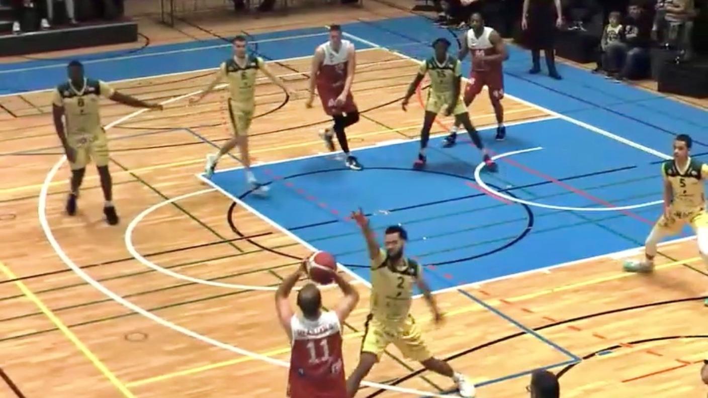 Dusan Mladjan segna anche da 9 metri