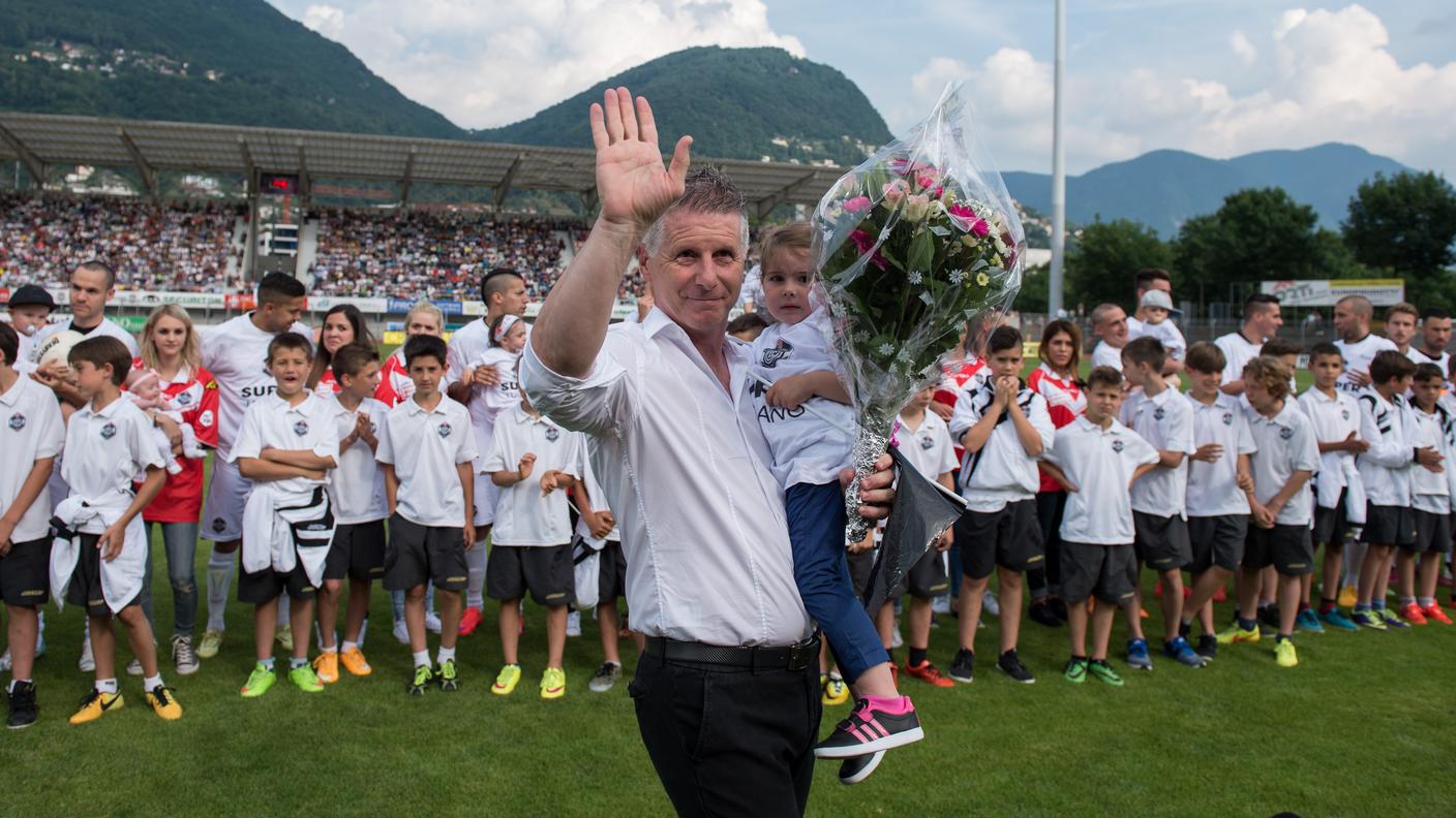 L'allenatore e la squadra sono scesi in campo con le famiglie