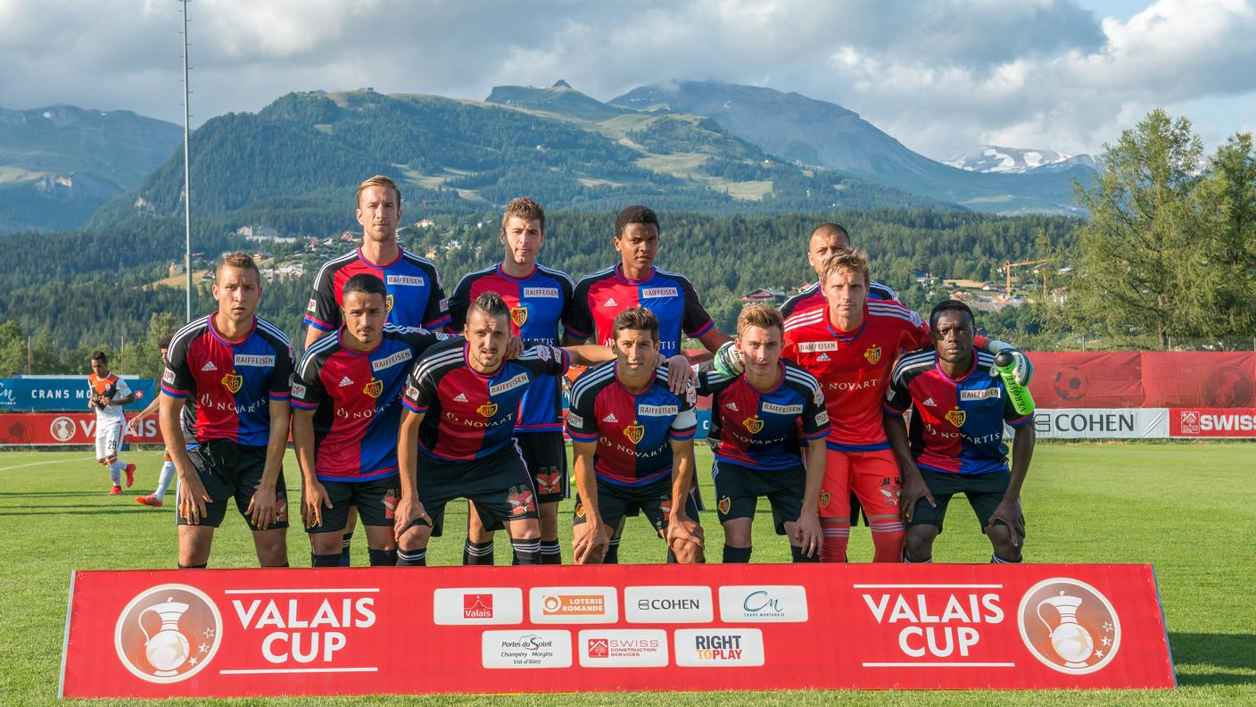 Vailati con i compagni durante un torneo di preparazione