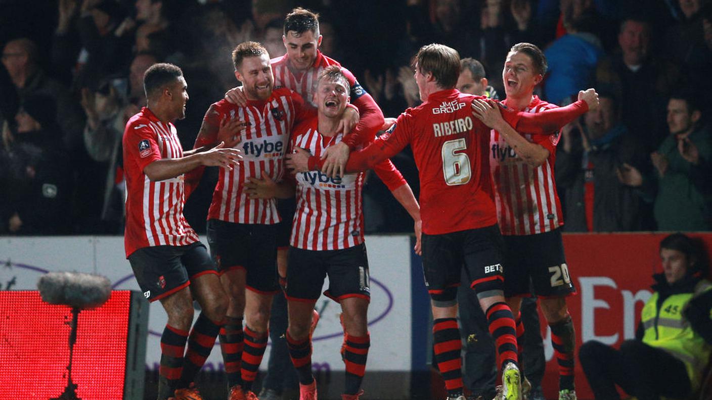 La gioia dei Grecians dopo l'incredibile gol di Holmes