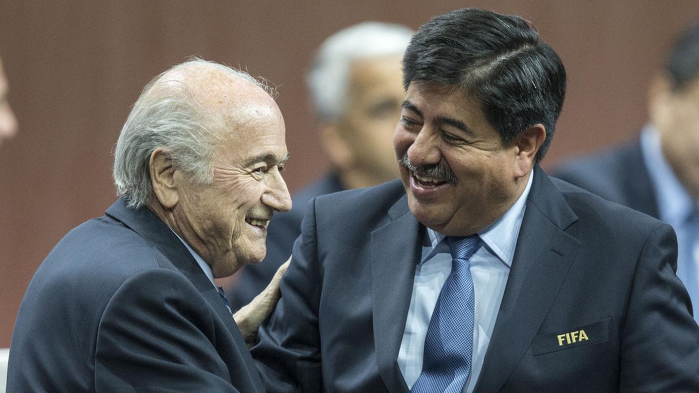 Bedoya, già membro del comitato escutivo, con Blatter