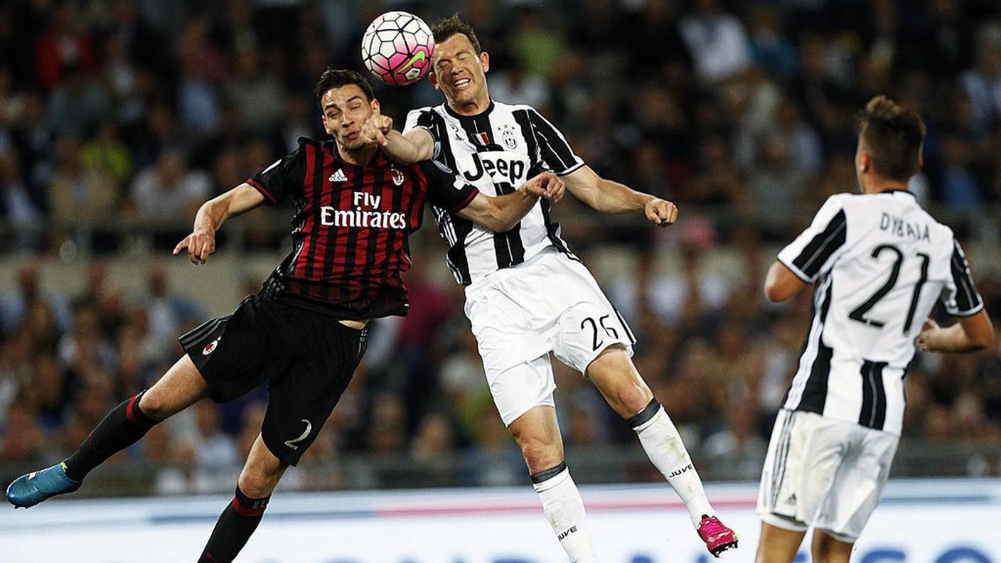 Duello tra Lichtsteiner e De Sciglio