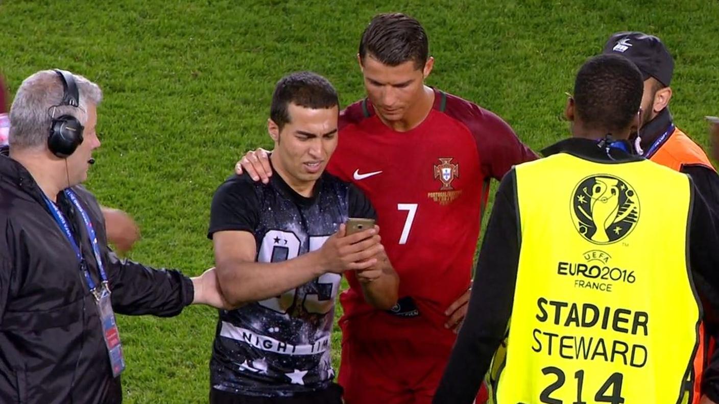 CR7 con il suo sostenitore