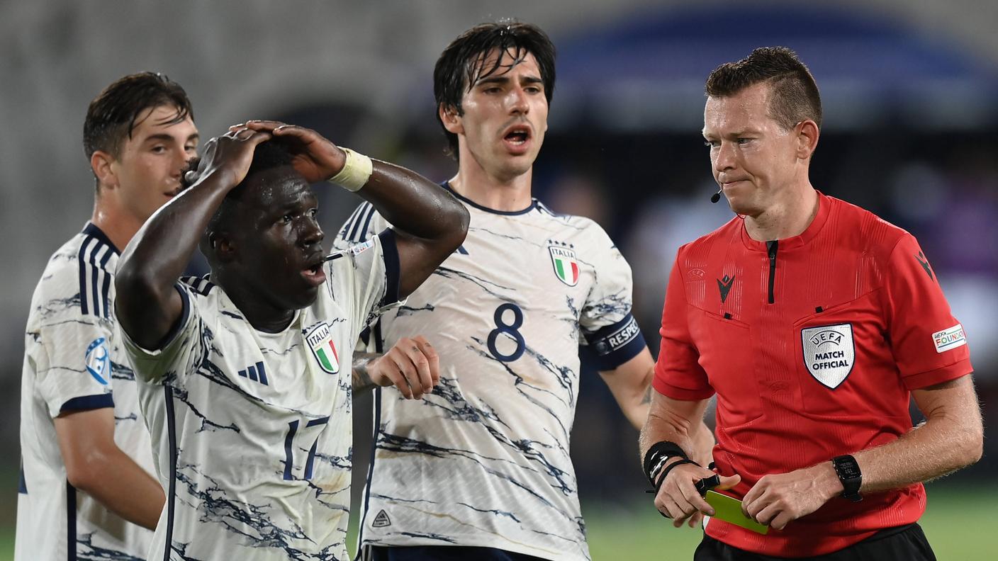 Arbitraggio che non è stato apprezzato dagli azzurrini