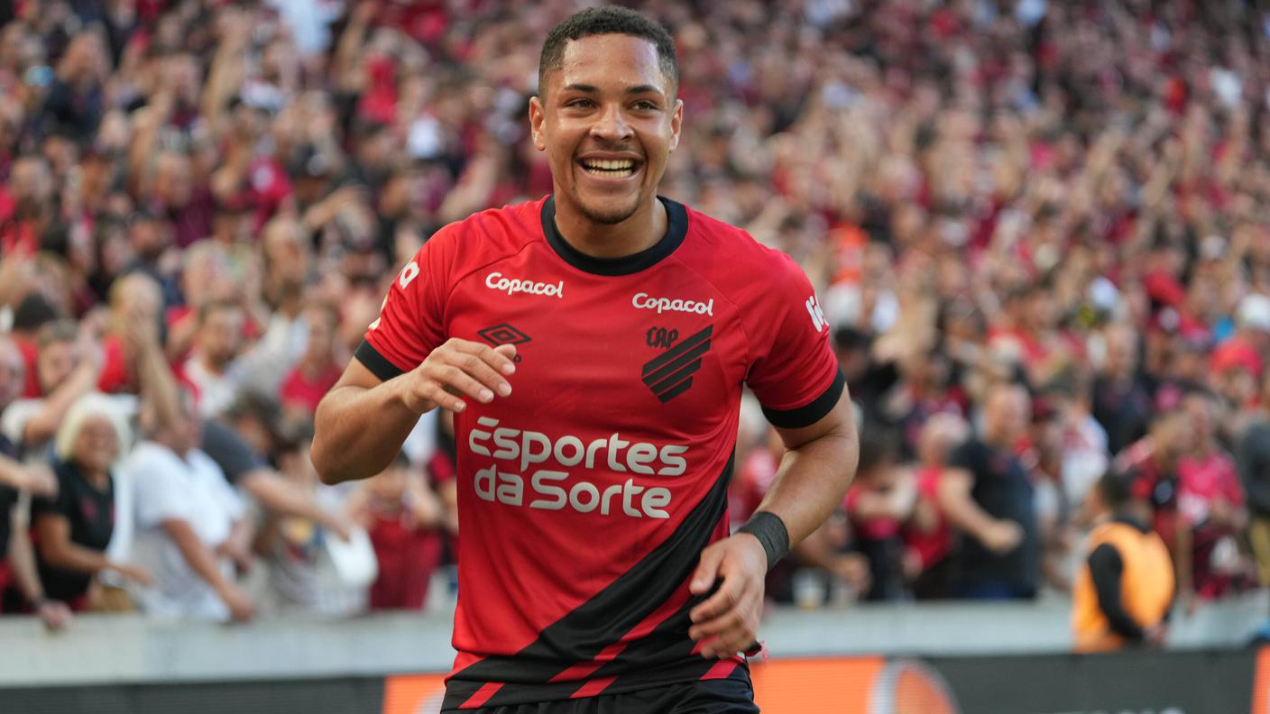vitor roque
