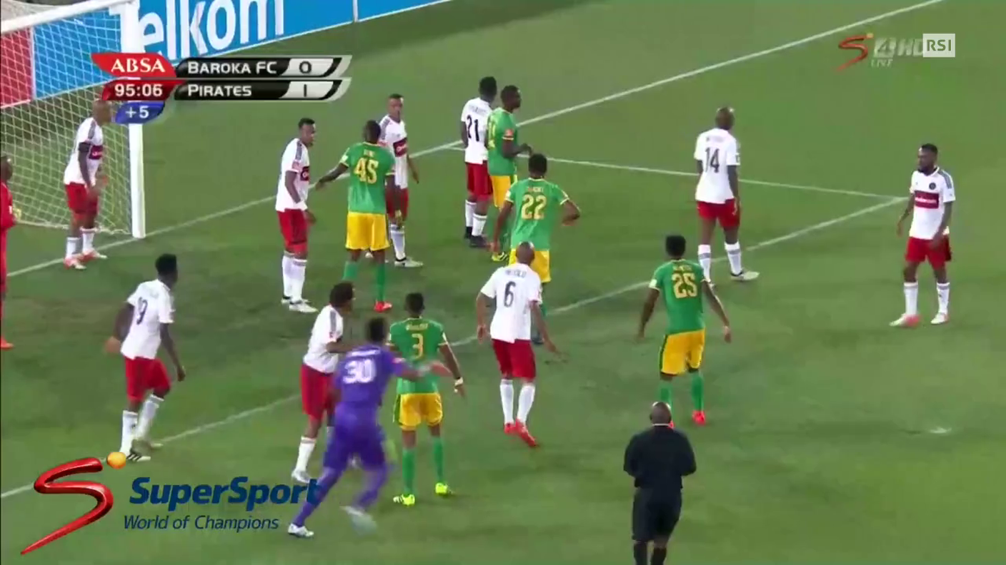 Sudafrica, incredibile gol in rovesciata del portiere al 95' (01.12.2016)