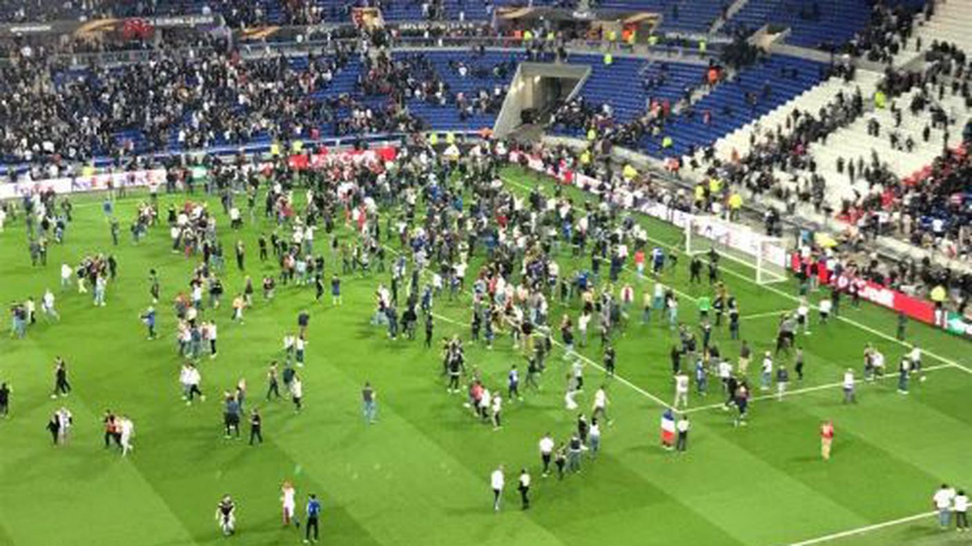 Caos nello stadio transalpino