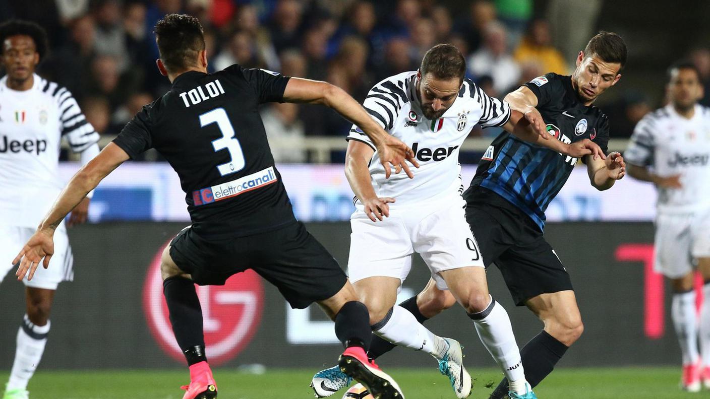 In lotta con Higuain