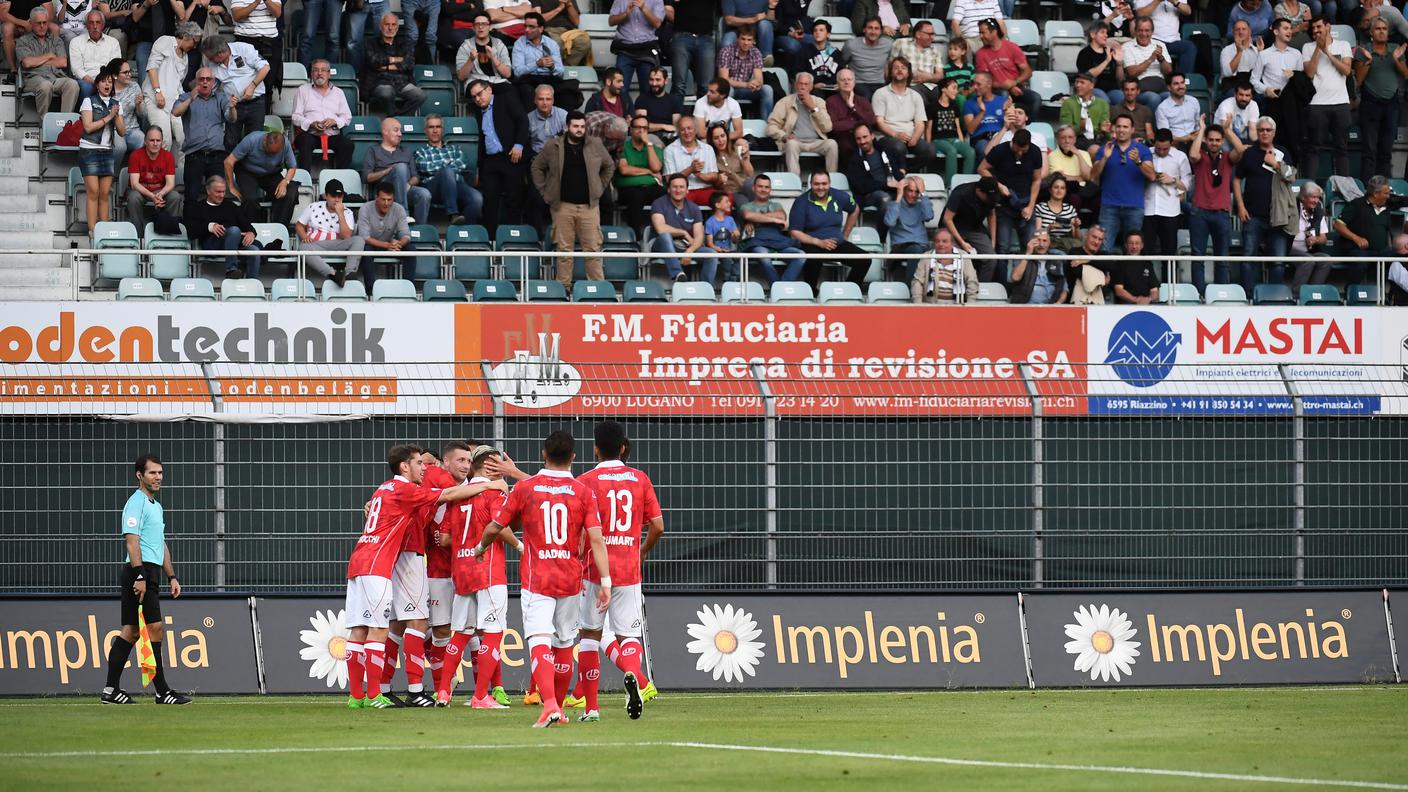 Crnigoj festeggia sotto la tribuna Monte Brè