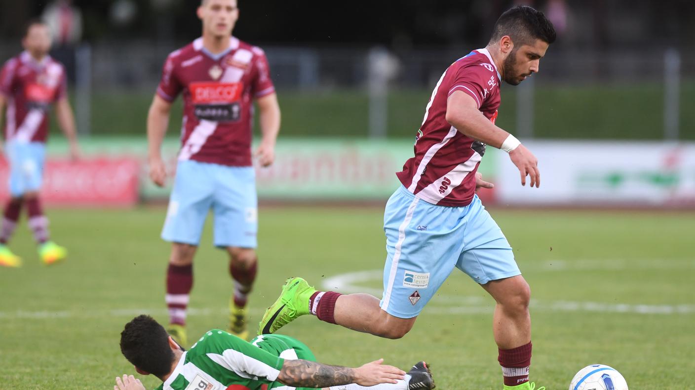 Sergi porta palla contro il Red Star Zurigo