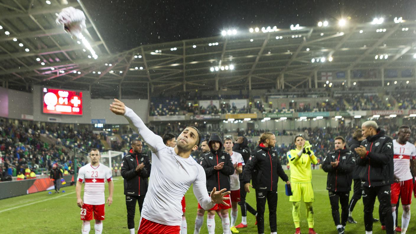 Rodriguez e la squadra festeggiano a Windsor Park