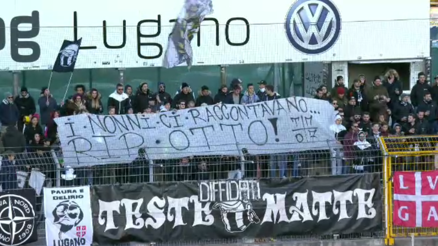 Lo striscione esibito dalla Nord