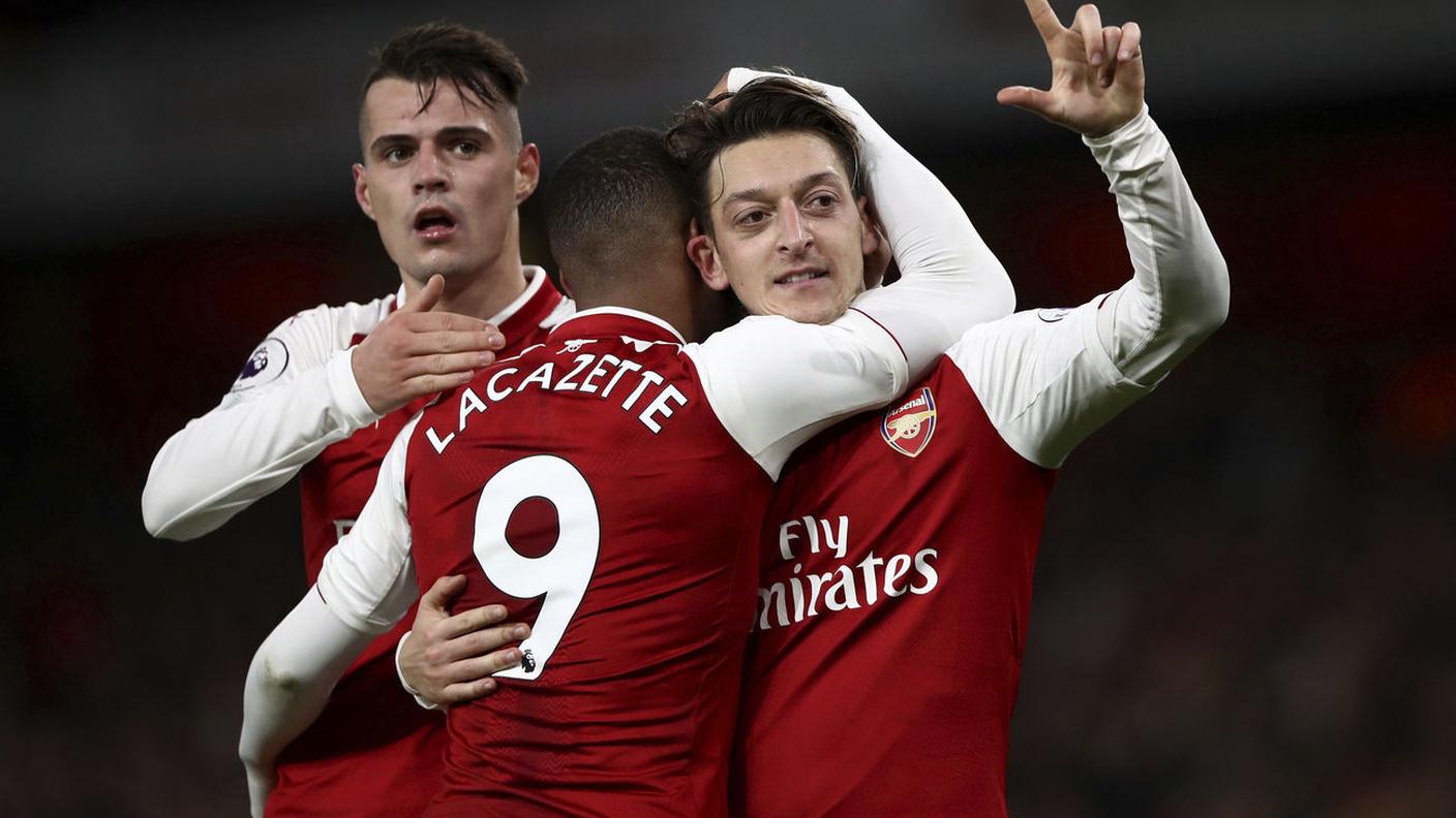 I festeggiamenti dei Gunners dopo il momentaneo 3-2