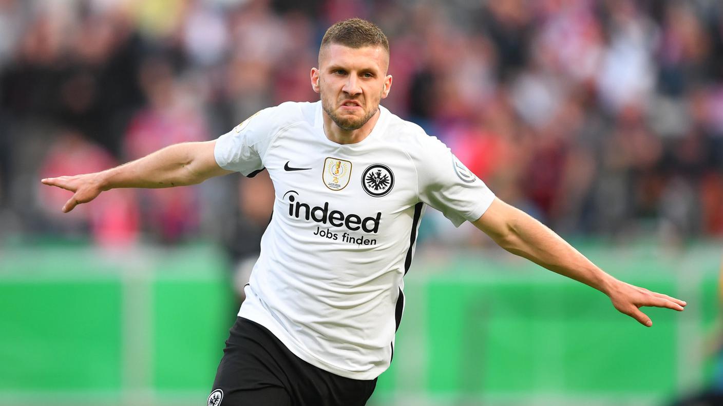 Il mattatore della serata Ante Rebic autore di una doppietta