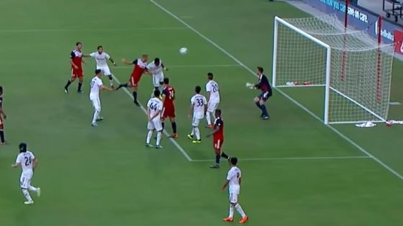 La palla finirà in gol