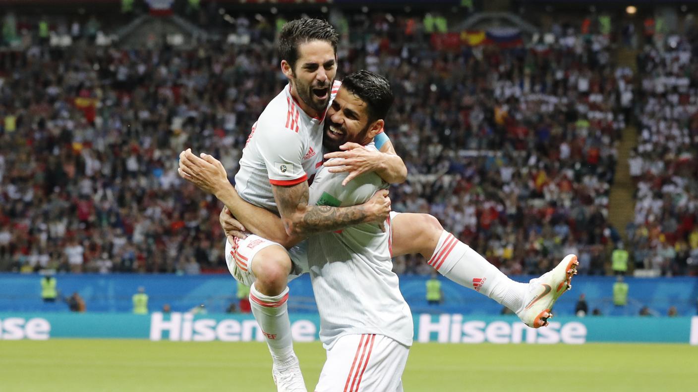 L'attaccante dell'Atletico e Isco festeggiano