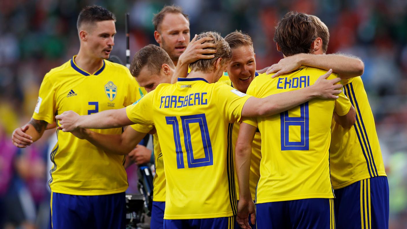 Il gioiellino Forsberg festeggia con i compagni