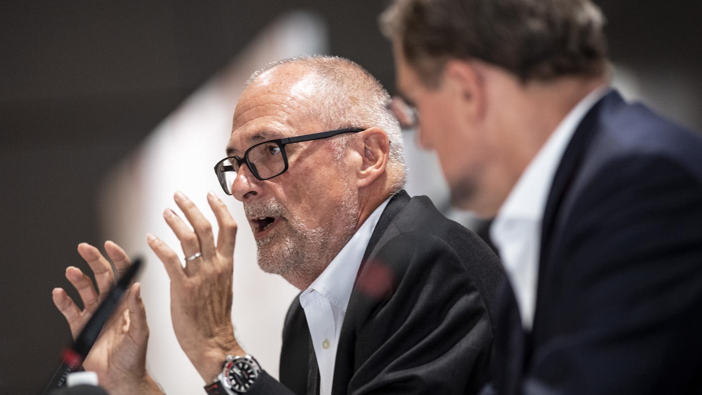 Il 65enne resta dov'è