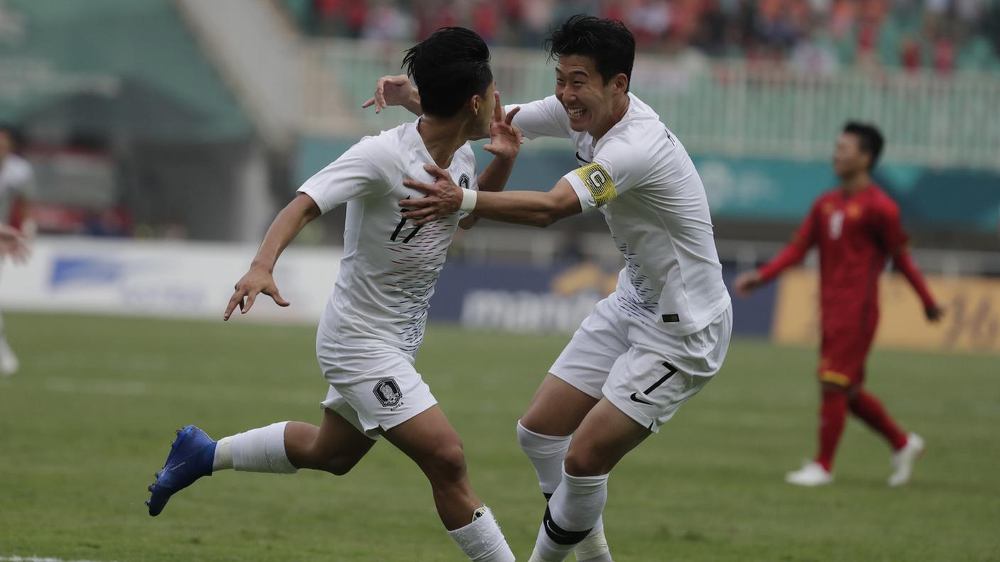 Il capitano festeggia con il compagno