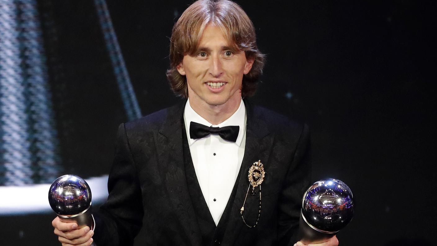 Il giocatore del Real Madrid con il premio
