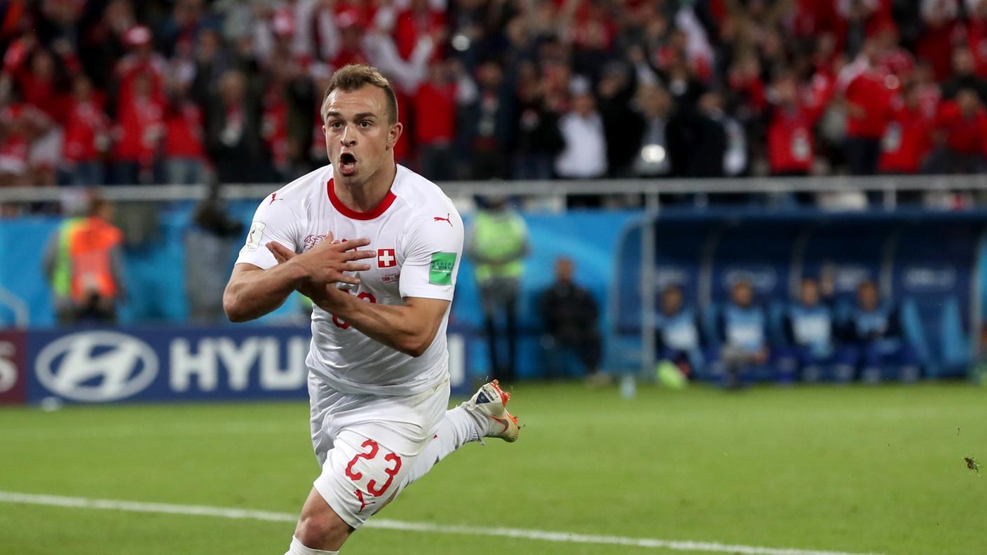 Il famoso gesto durante Serbia-Svizzera