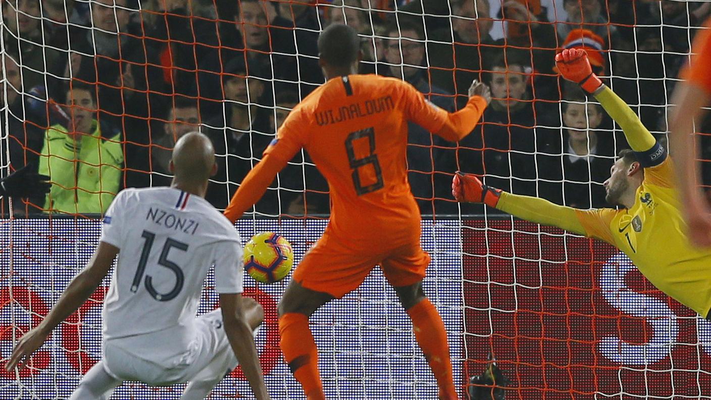 Wijnaldum castiga i campioni del mondo