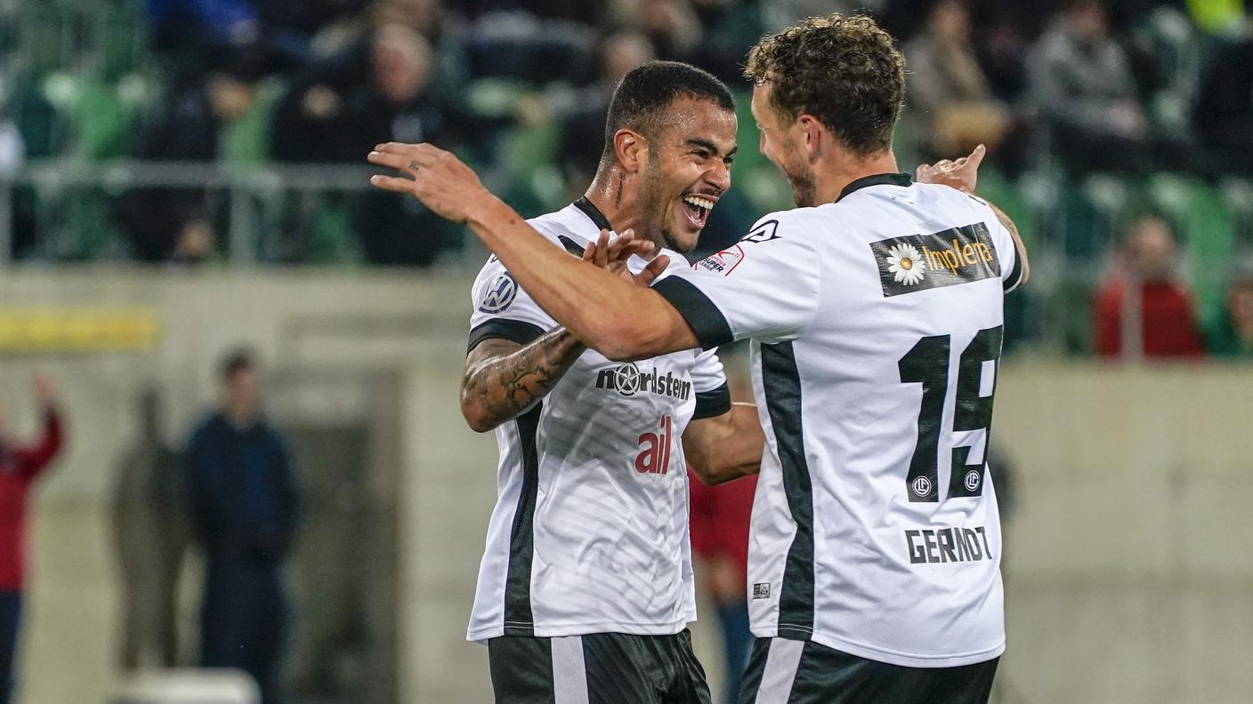 L'abbraccio fra Junior e Gerndt