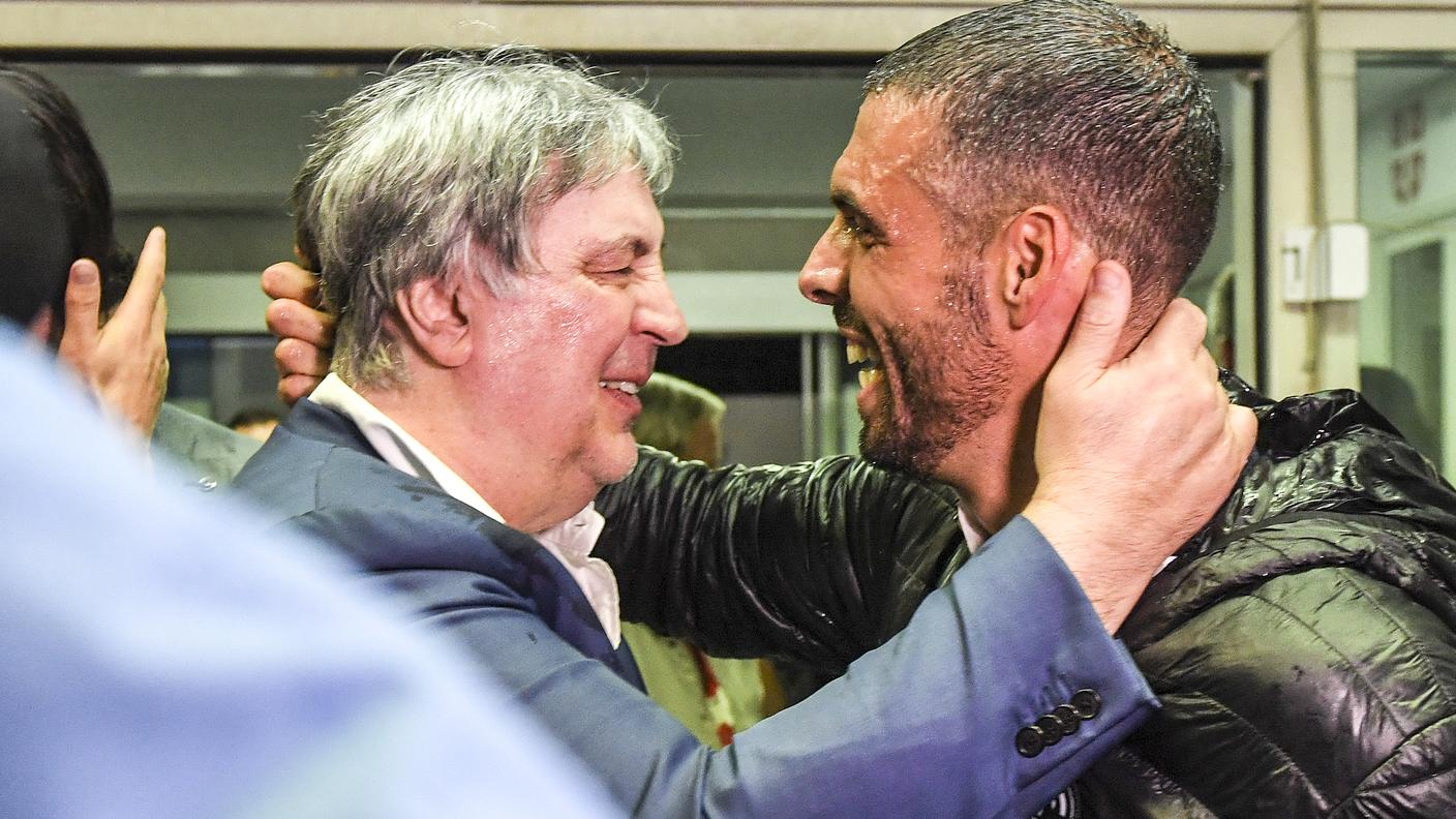 Il Presidente e l'allenatore festeggiano