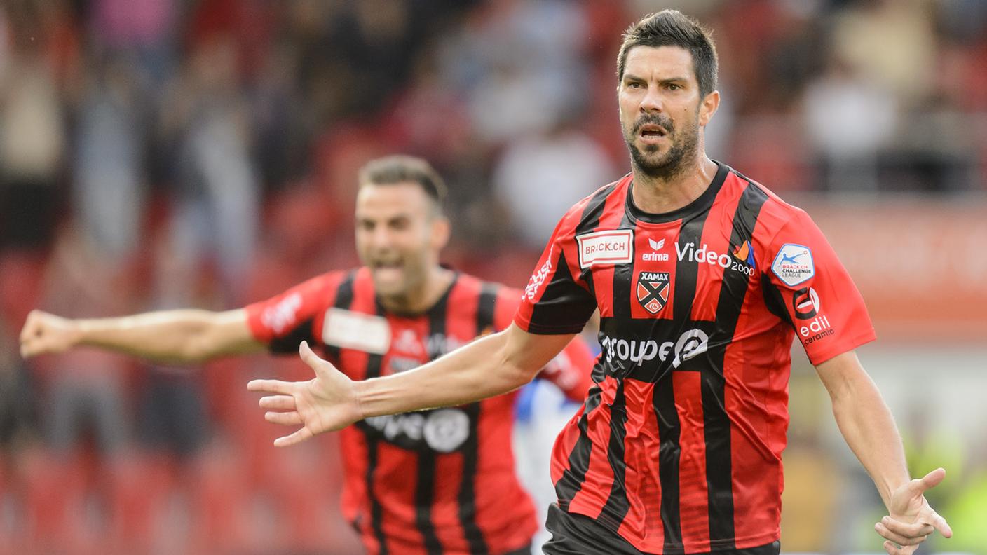 L'attaccante argentino con la maglia dello Xamax nel luglio 2015